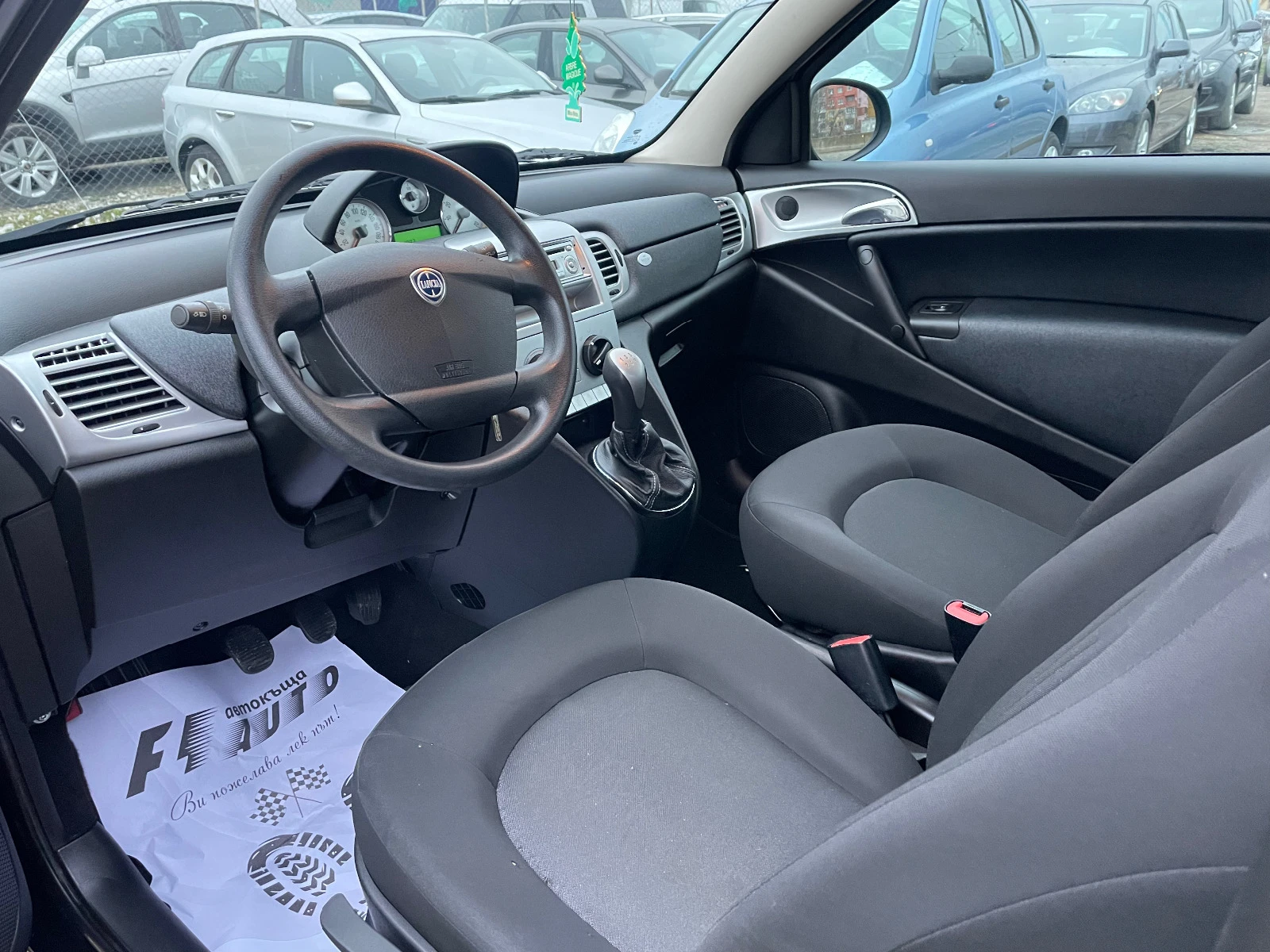 Lancia Ypsilon 1.3-M-jet-U-N-Y-C-A | Mobile.bg — изображение 11