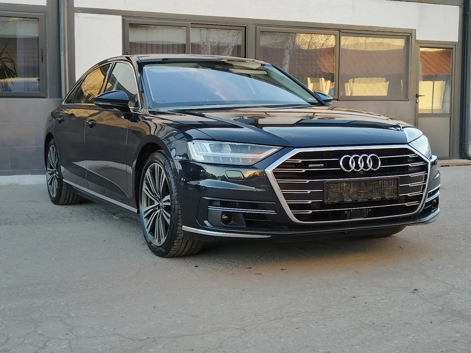 Audi A8 L - изображение 3