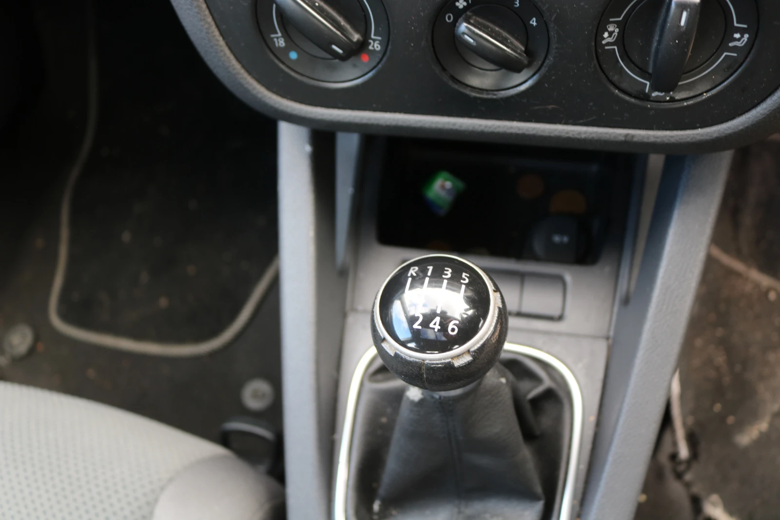 VW Golf 1.6 FSI | Mobile.bg — изображение 14