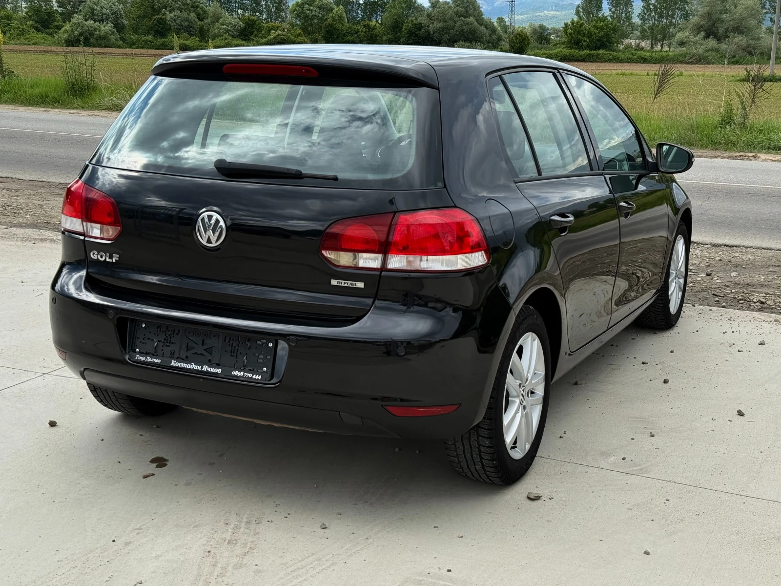 VW Golf 1.6i Газ/Темпомат/Сервизна история/Собствен лизинг - изображение 4