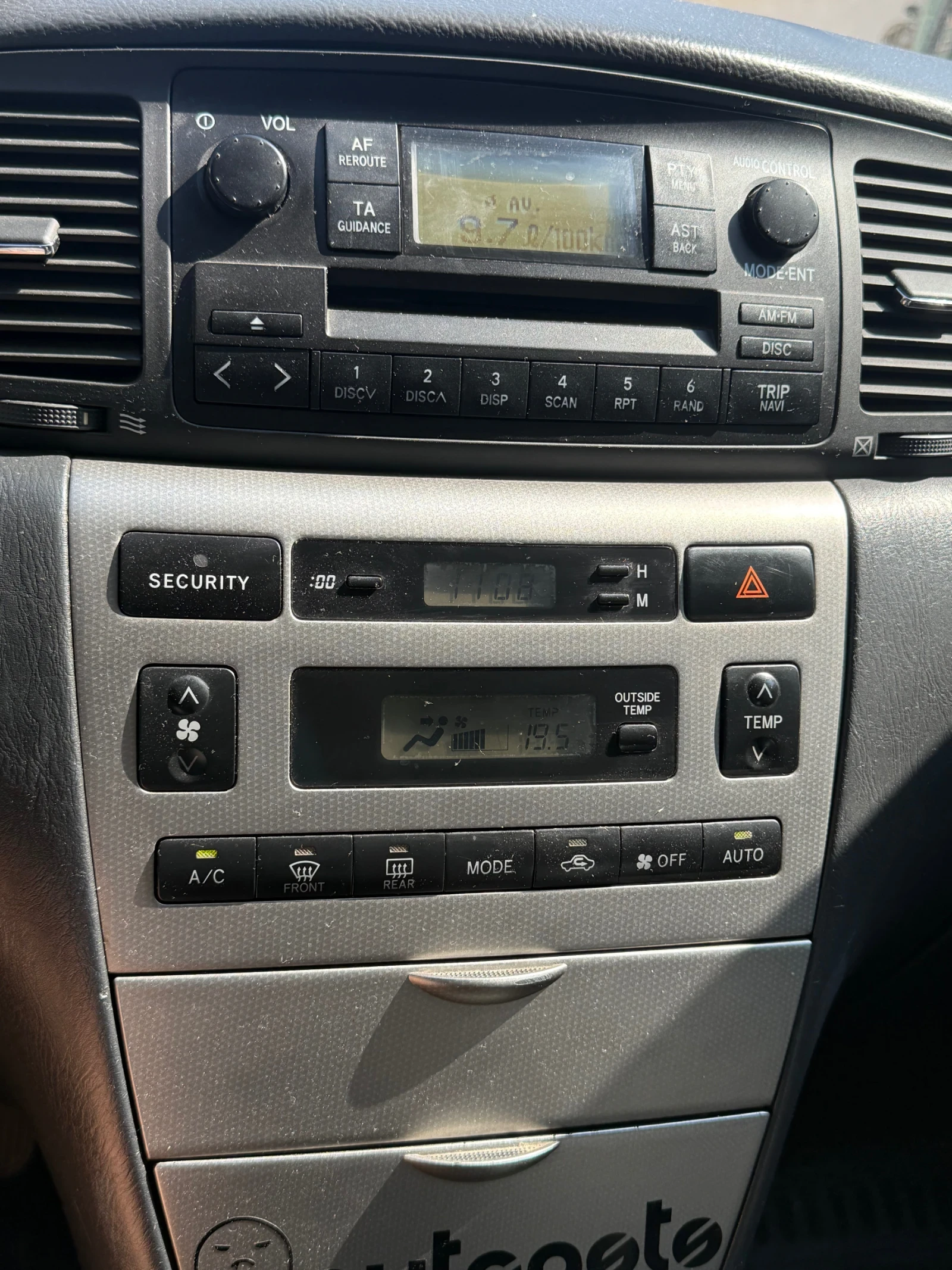 Toyota Corolla T sport - изображение 6