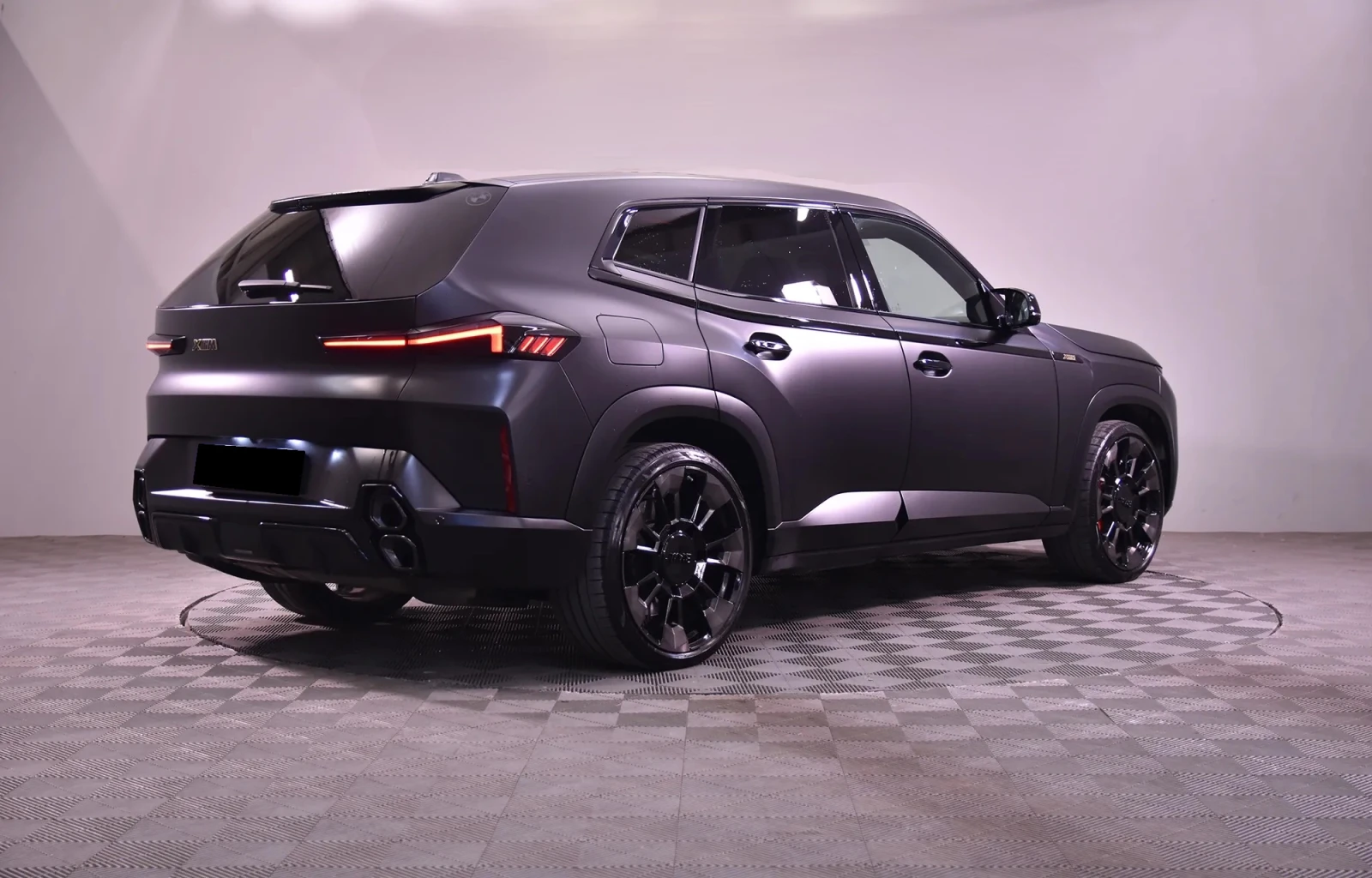 BMW XM 4.4 xDrive - изображение 3