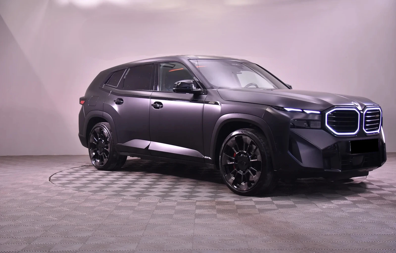 BMW XM 4.4 xDrive - изображение 2