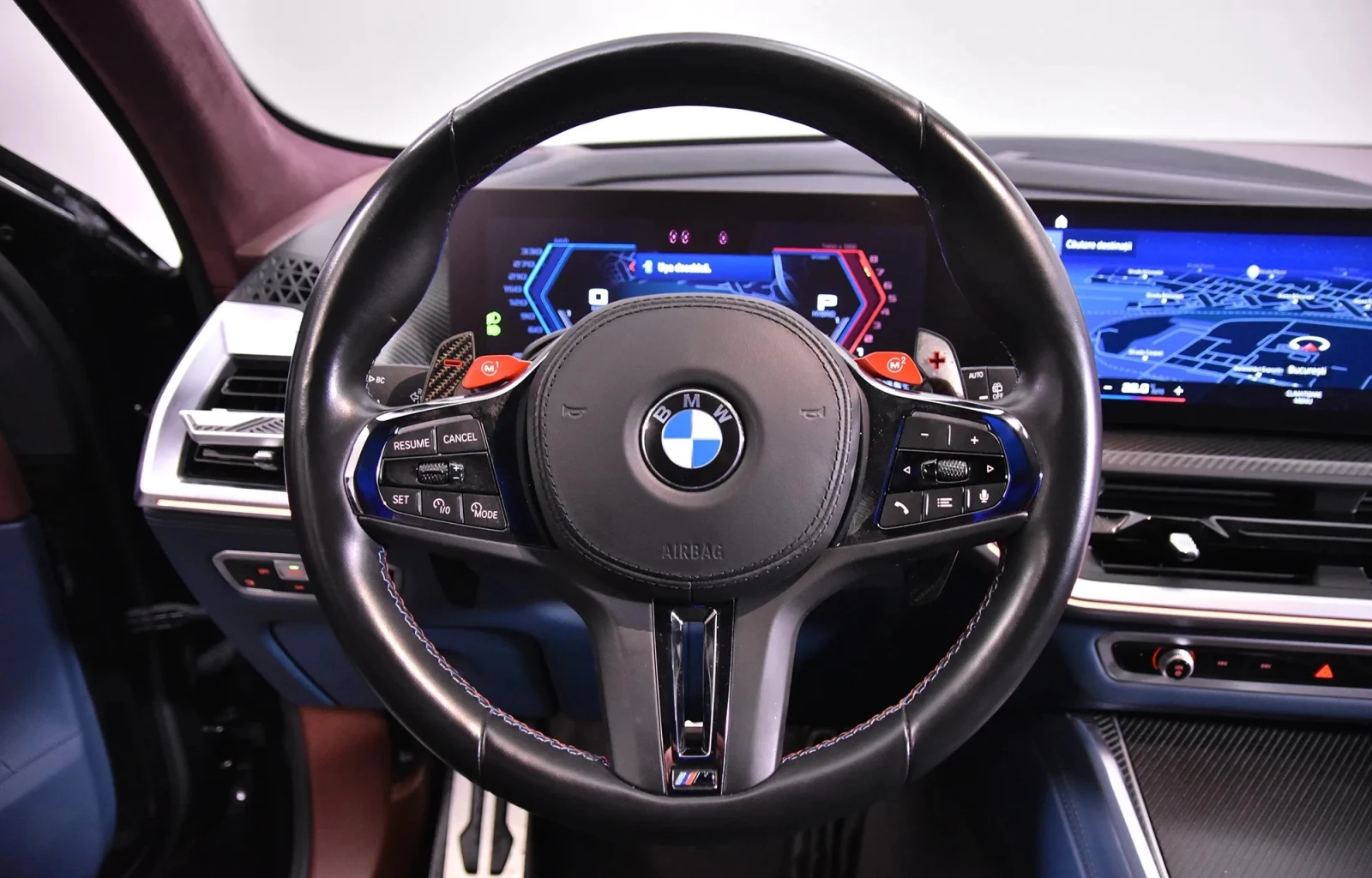 BMW XM 4.4 xDrive - изображение 6