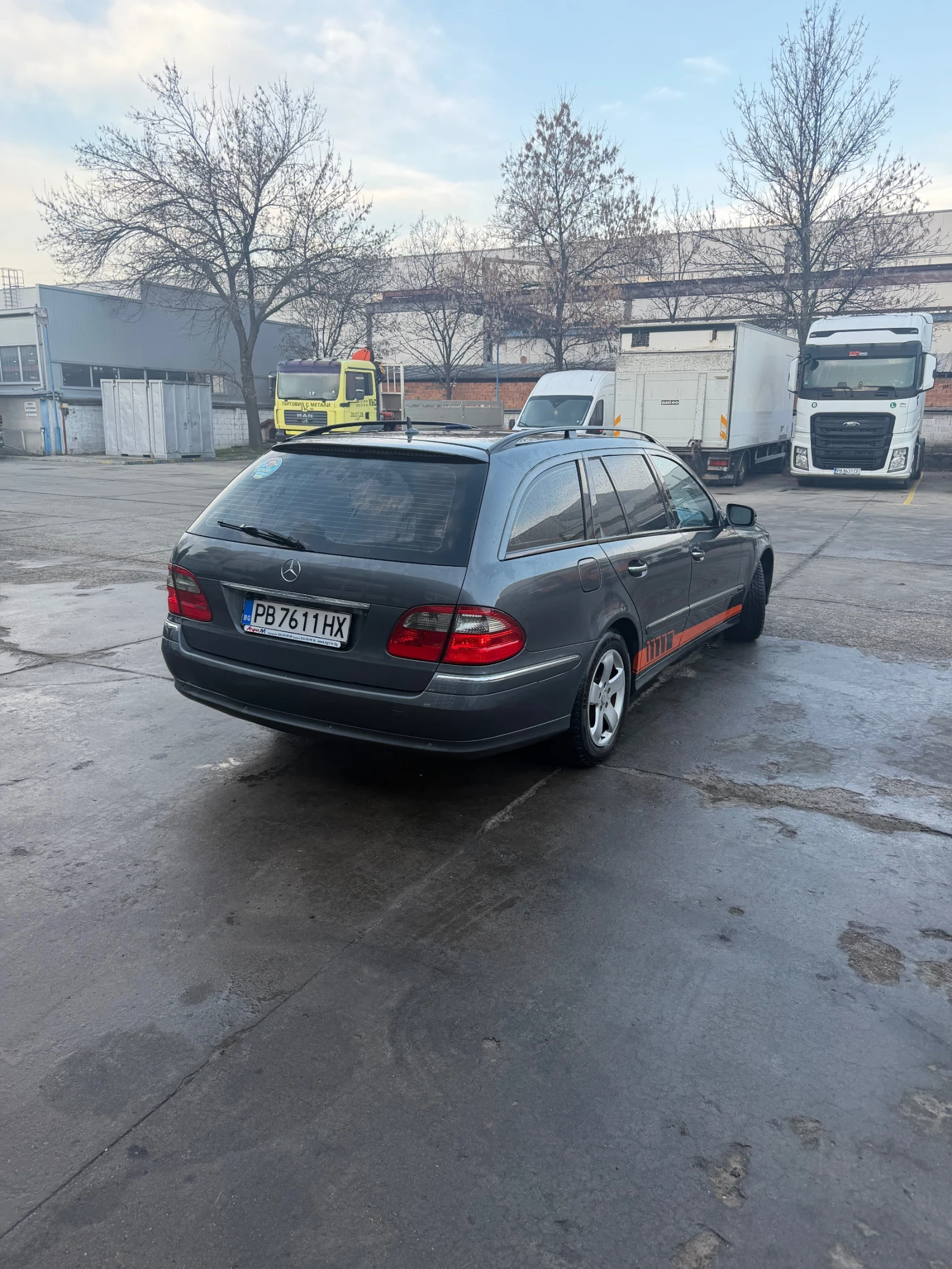 Mercedes-Benz E 220  - изображение 5