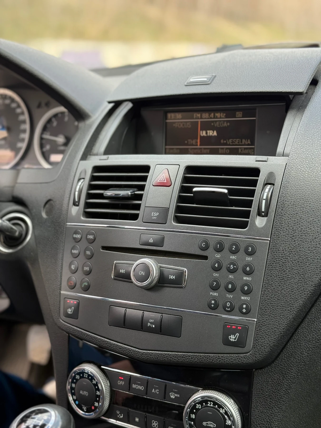 Mercedes-Benz C 200, снимка 5 - Автомобили и джипове - 53752979