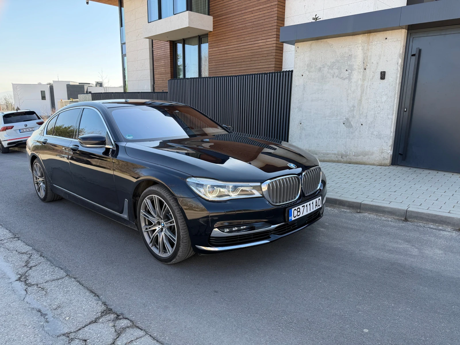 BMW 760 Executive/ skylounge, снимка 5 - Автомобили и джипове - 53805448