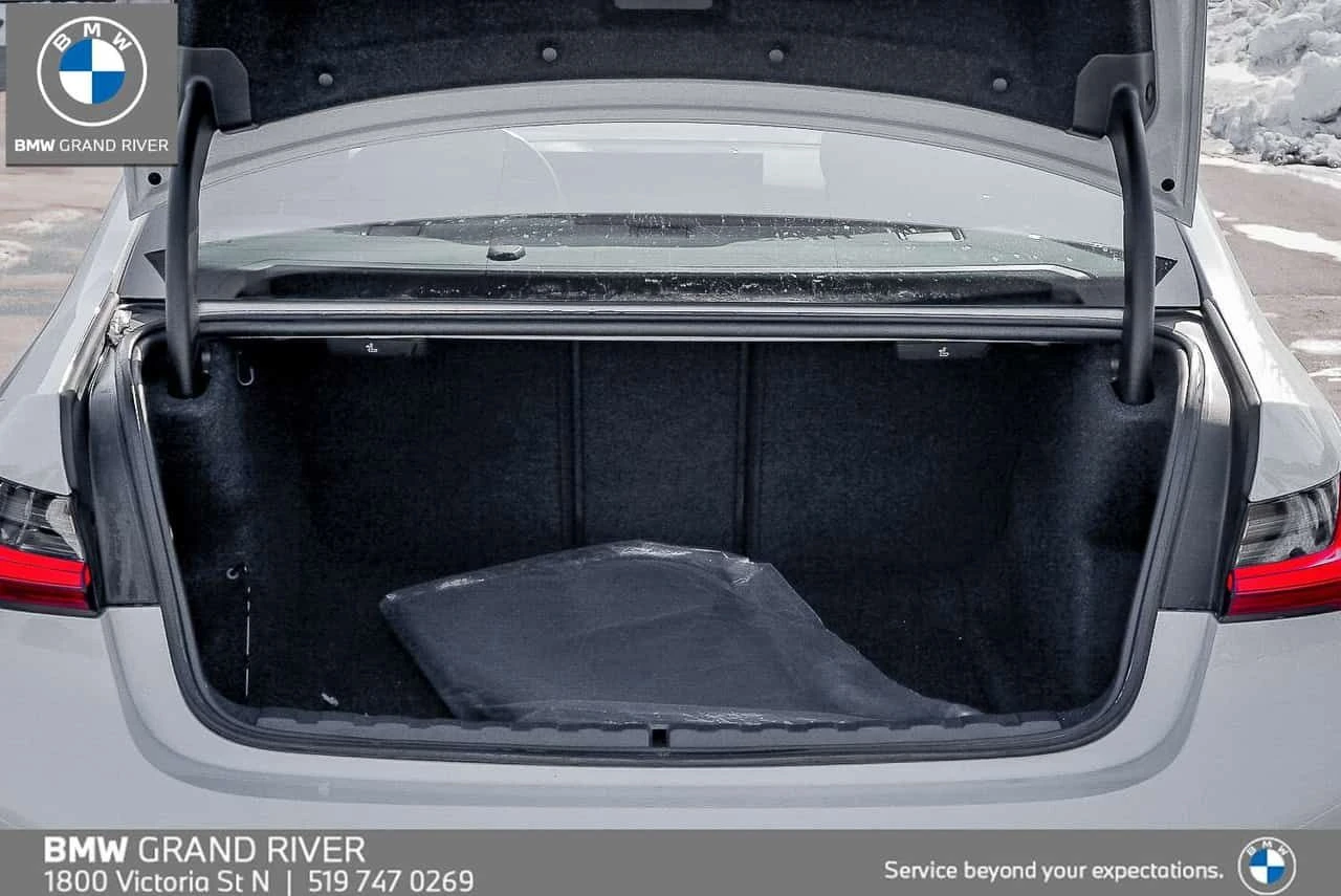 BMW 330 xDrive  CARFAX, снимка 12 - Автомобили и джипове - 54056084