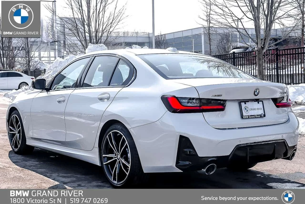 BMW 330 xDrive  CARFAX, снимка 7 - Автомобили и джипове - 54056084