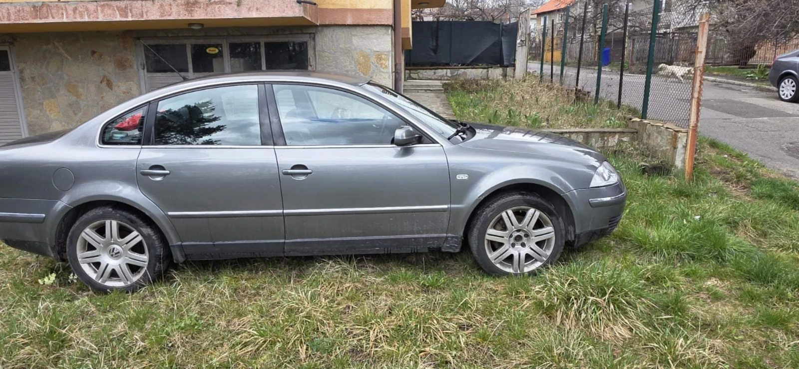 VW Passat 1.8t, снимка 2 - Автомобили и джипове - 54058106