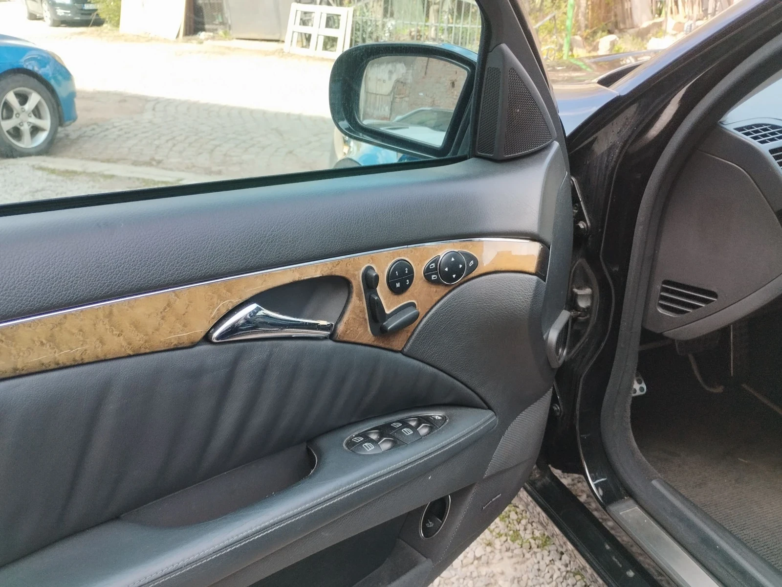 Mercedes-Benz E 350 3.5 BENZIN 272kc Avantgarde , снимка 12 - Автомобили и джипове - 54139159