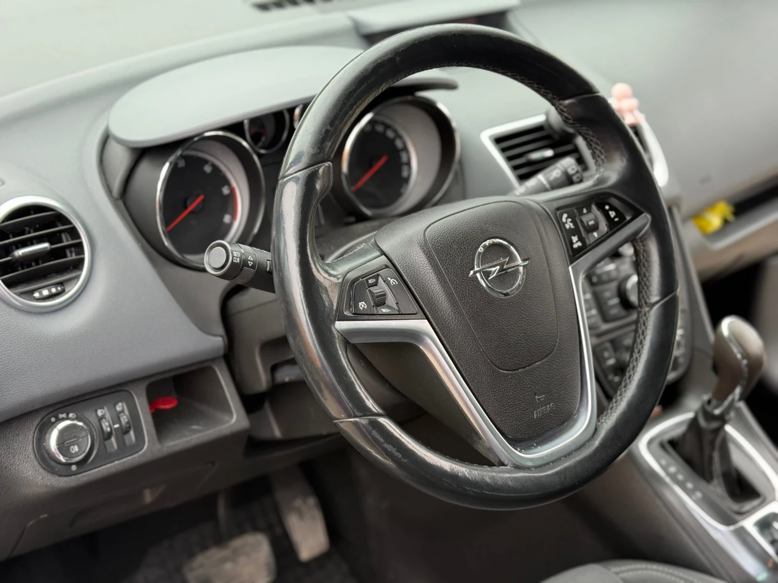 Opel Meriva B / 1.7DCTI, снимка 11 - Автомобили и джипове - 54164000