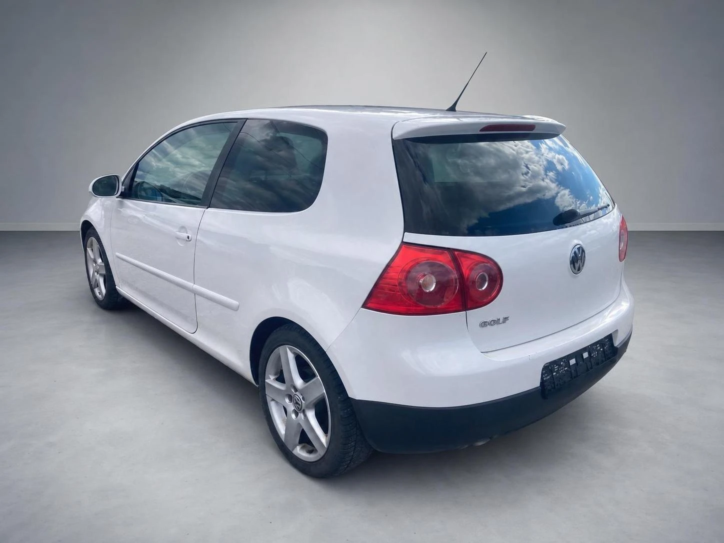 VW Golf 2.0 TDI GT, снимка 10 - Автомобили и джипове - 55274286