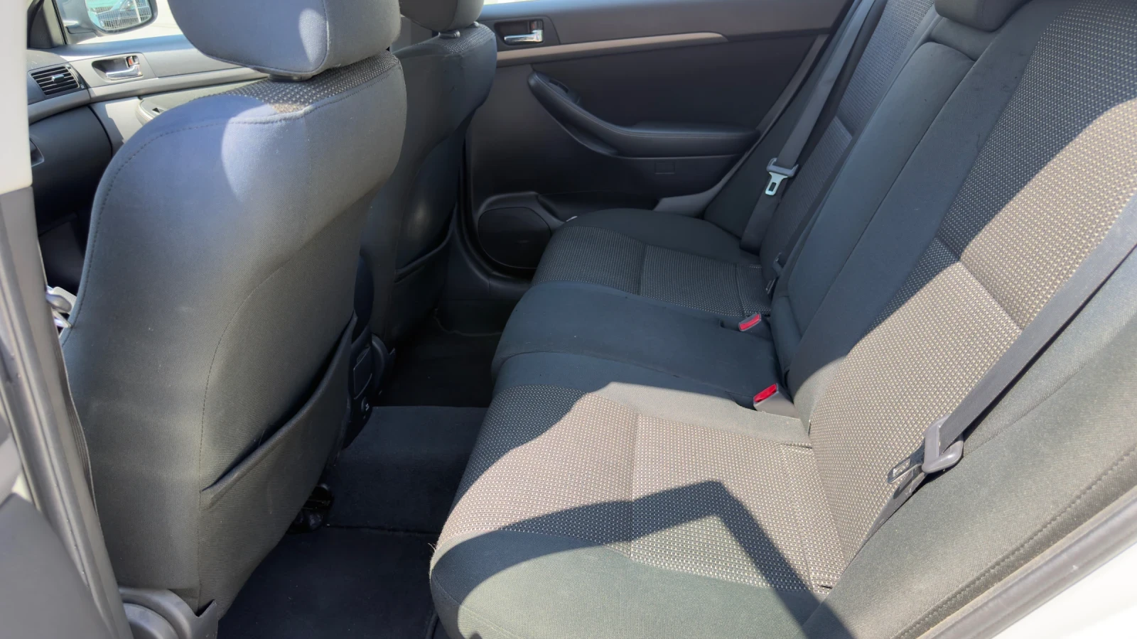 Toyota Avensis, снимка 10 - Автомобили и джипове - 55340738