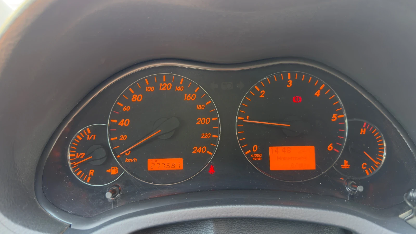 Toyota Avensis, снимка 13 - Автомобили и джипове - 55340738