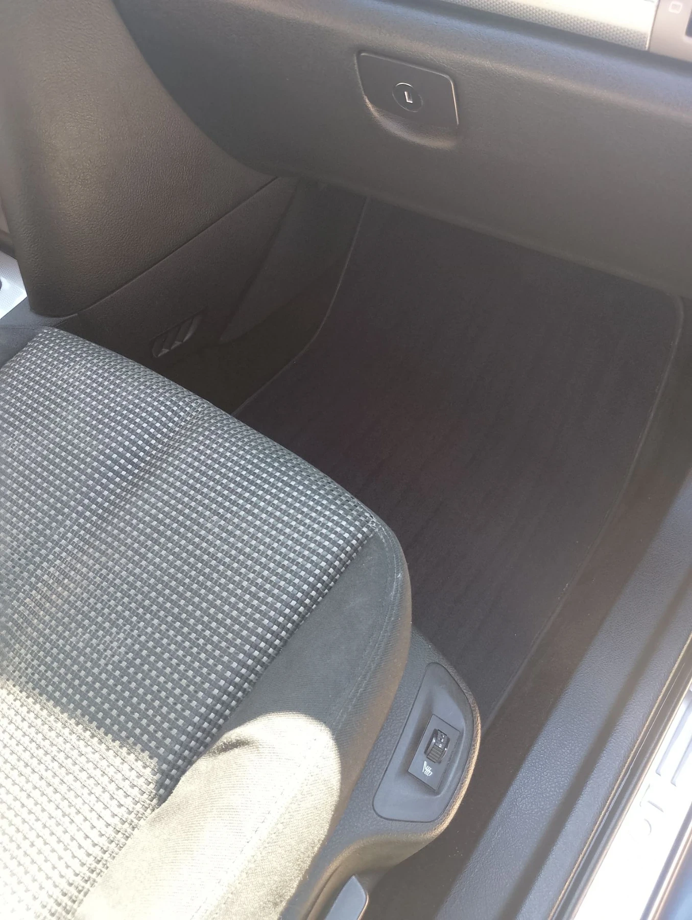 Peugeot 407 2.0 HDI, снимка 8 - Автомобили и джипове - 55695200
