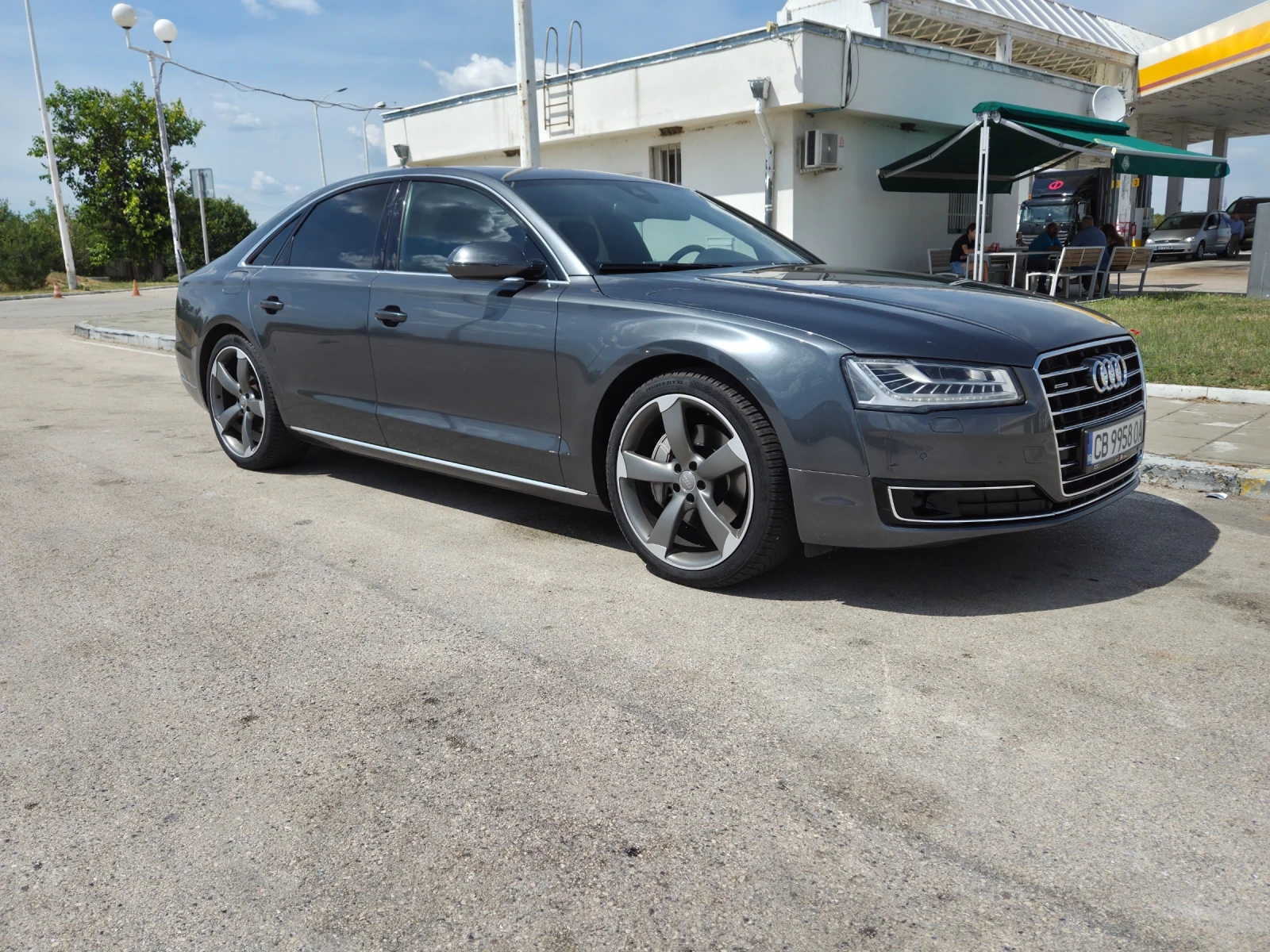 Audi A8, снимка 3 - Автомобили и джипове - 55868061