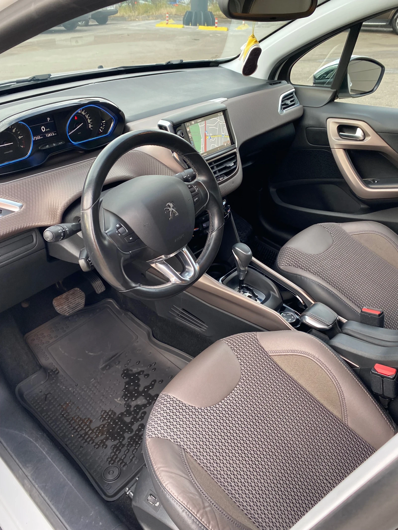 Peugeot 2008 Alure, снимка 8 - Автомобили и джипове - 56149420