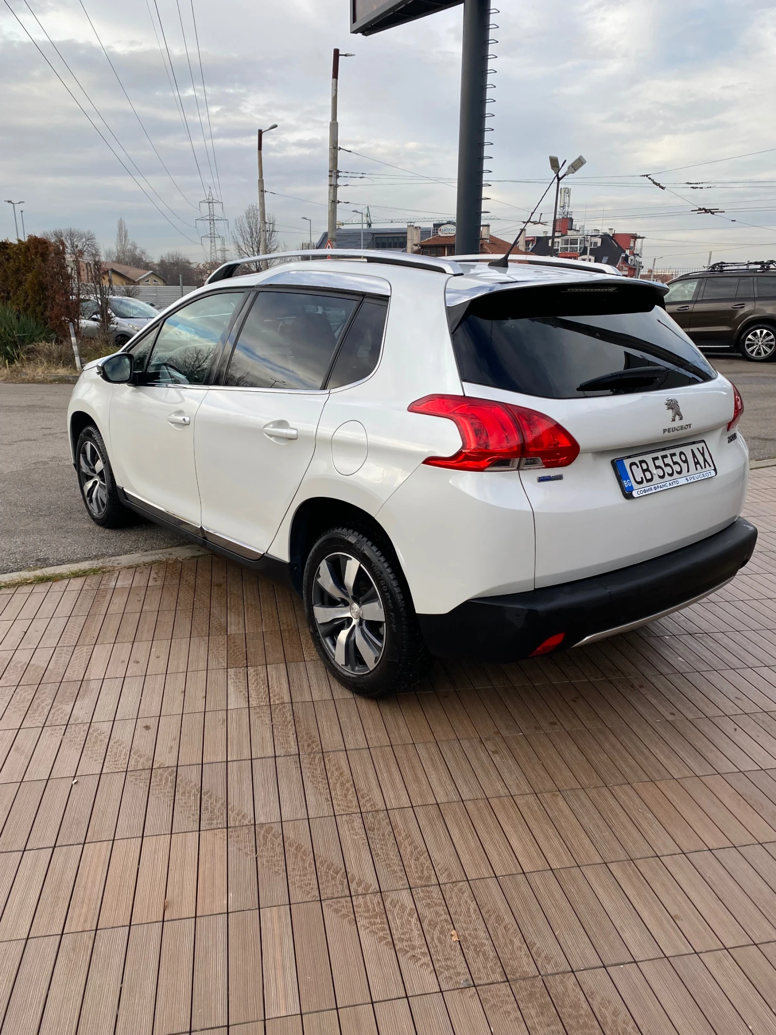 Peugeot 2008 Alure, снимка 3 - Автомобили и джипове - 56149420