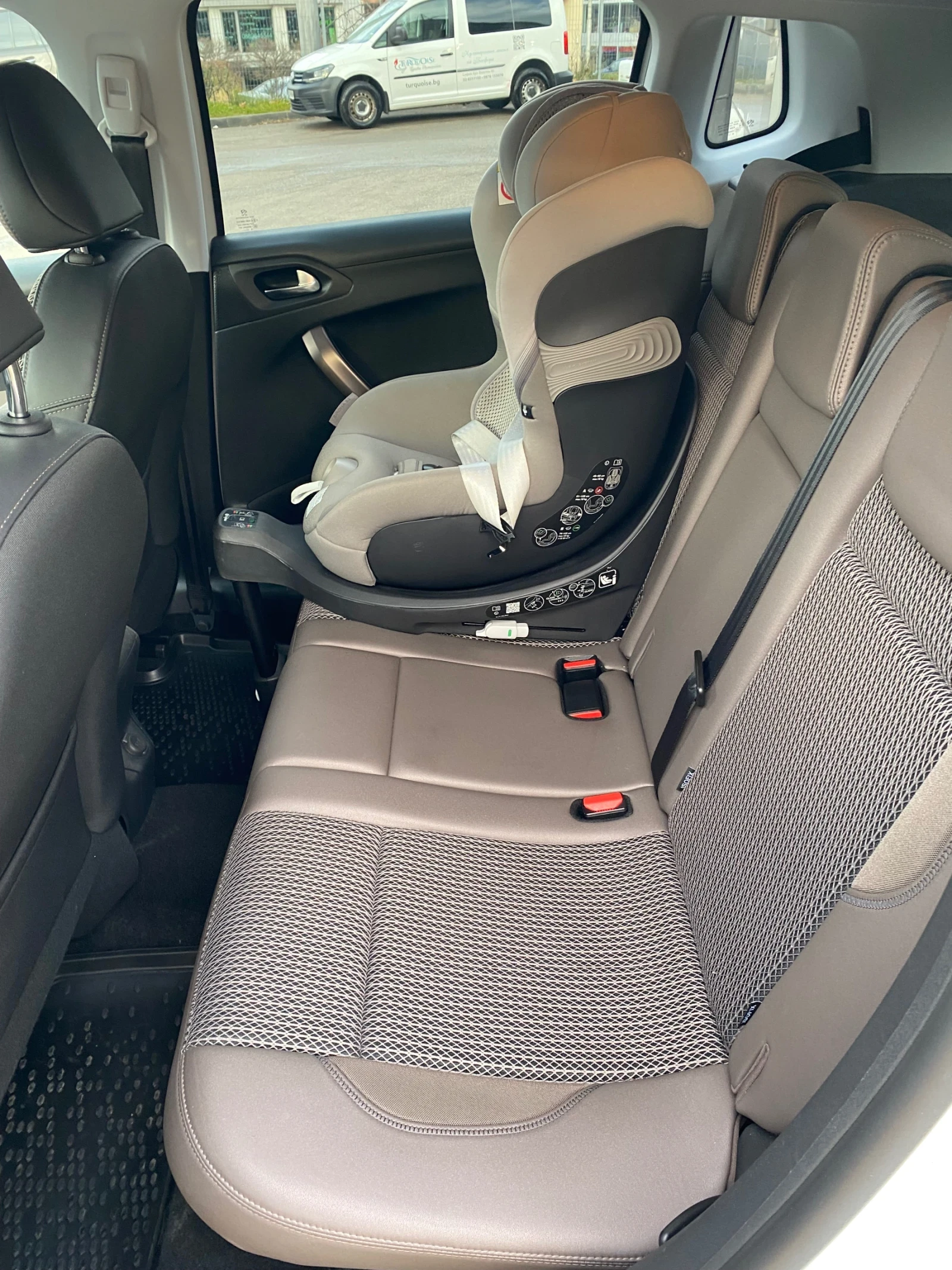 Peugeot 2008 Alure, снимка 10 - Автомобили и джипове - 56149420
