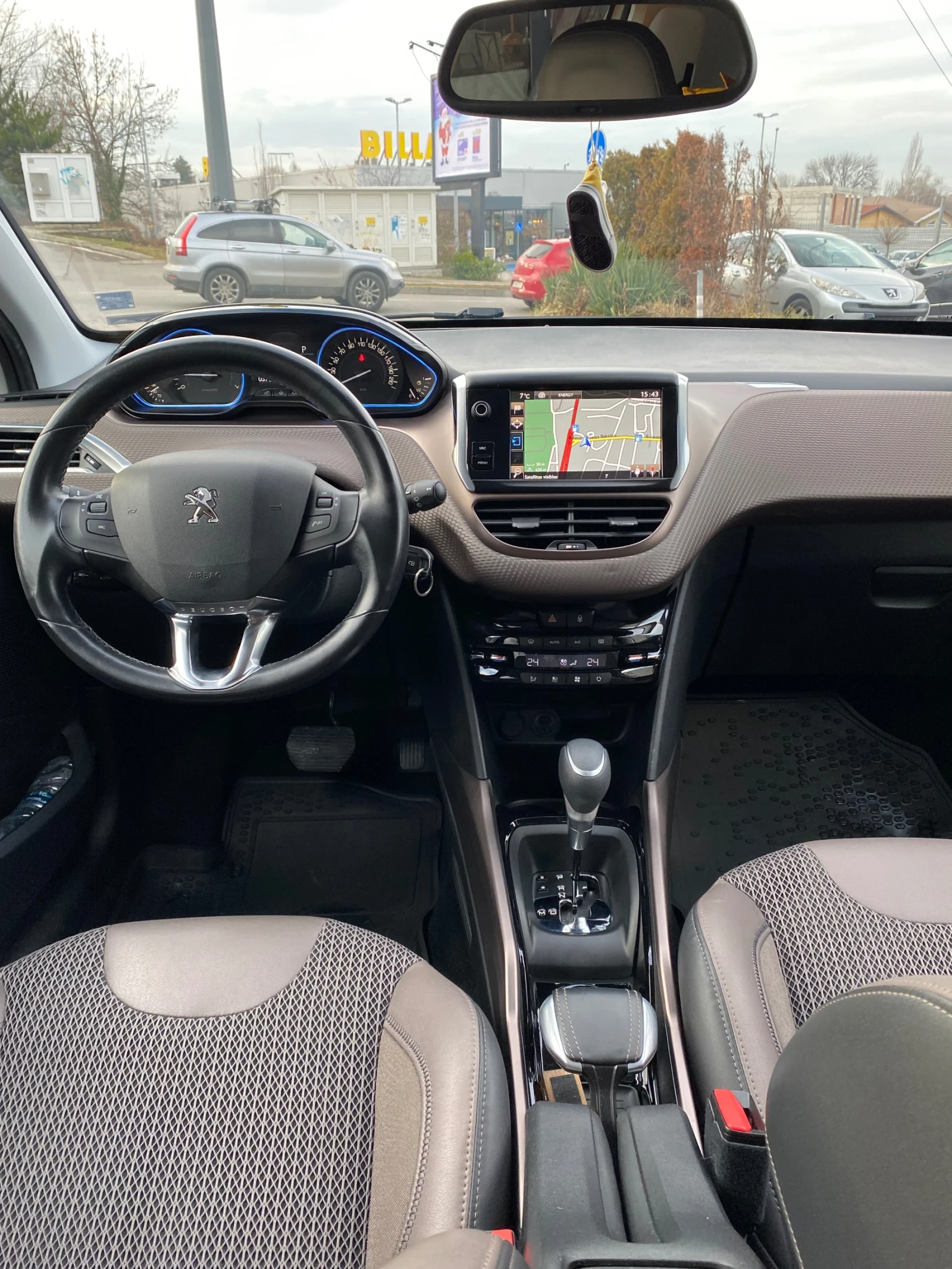 Peugeot 2008 Alure, снимка 5 - Автомобили и джипове - 56149420