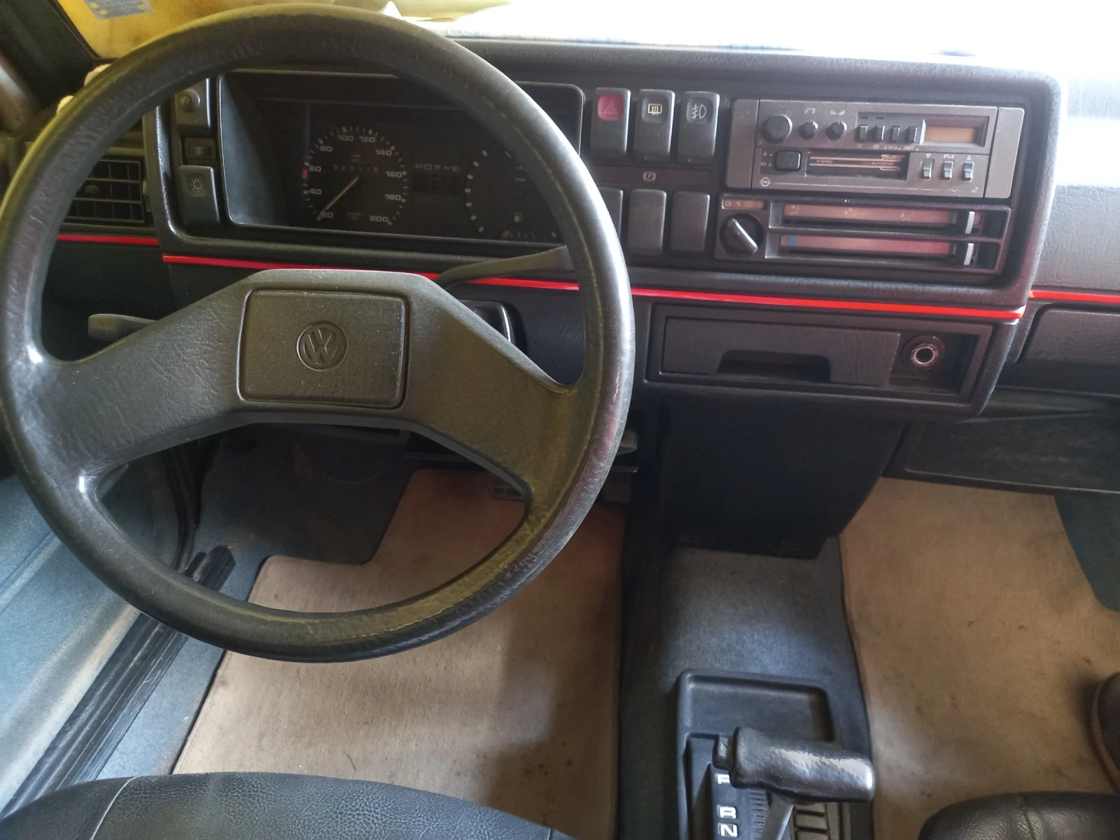 VW Golf 1 .6 D, снимка 6 - Автомобили и джипове - 56588115