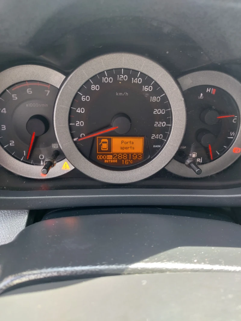 Toyota Rav4 2.2 D-4D 4x4, снимка 9 - Автомобили и джипове - 52451074