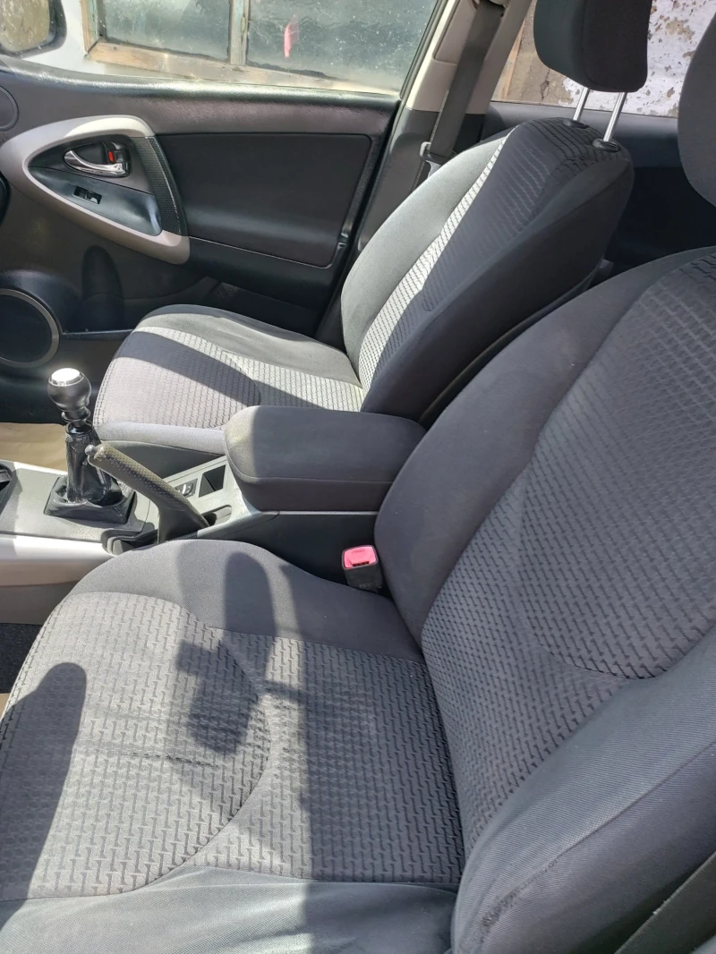 Toyota Rav4 2.2 D-4D 4x4, снимка 11 - Автомобили и джипове - 52451074