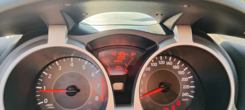 Nissan Juke, снимка 7 - Автомобили и джипове - 52272470