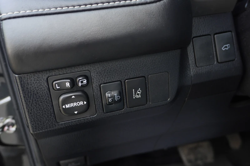 Toyota Rav4 2.5i HYBRID BLACK EDITION, 126.00km!!, снимка 14 - Автомобили и джипове - 52838556