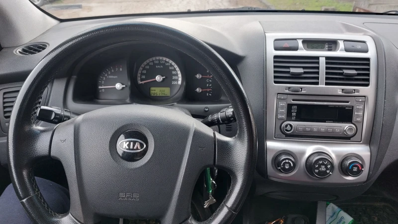 Kia Sportage 2.0i газ , снимка 6 - Автомобили и джипове - 53000831