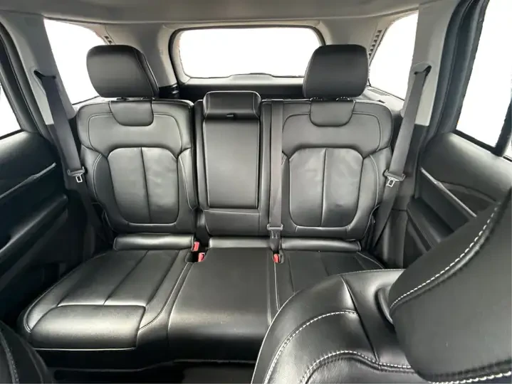 Jeep Grand cherokee CARFAX * АВТО КРЕДИТ * ПРОГНОЗНА ЦЕНА ДО БГ * , снимка 9 - Автомобили и джипове - 54684461