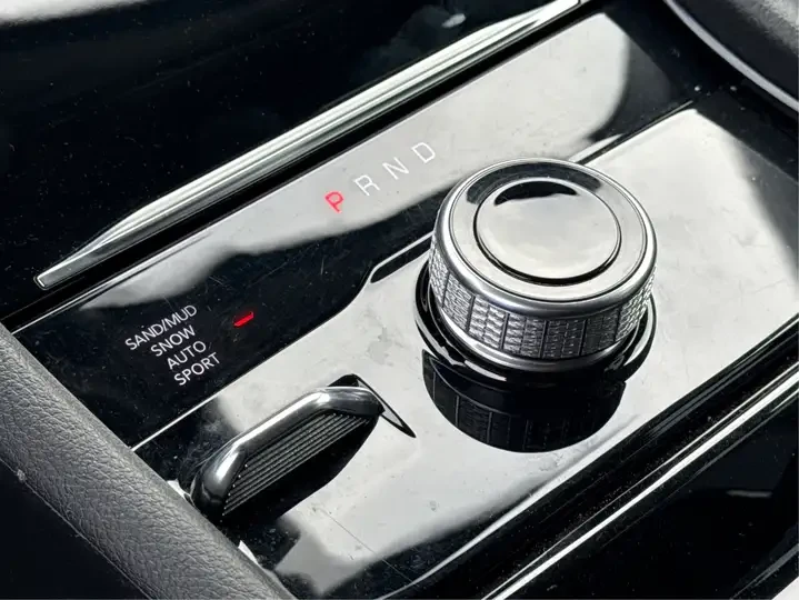 Jeep Grand cherokee CARFAX * АВТО КРЕДИТ * ПРОГНОЗНА ЦЕНА ДО БГ * , снимка 15 - Автомобили и джипове - 54684461