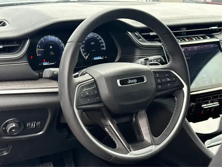 Jeep Grand cherokee CARFAX * АВТО КРЕДИТ * ПРОГНОЗНА ЦЕНА ДО БГ * , снимка 11 - Автомобили и джипове - 54684461