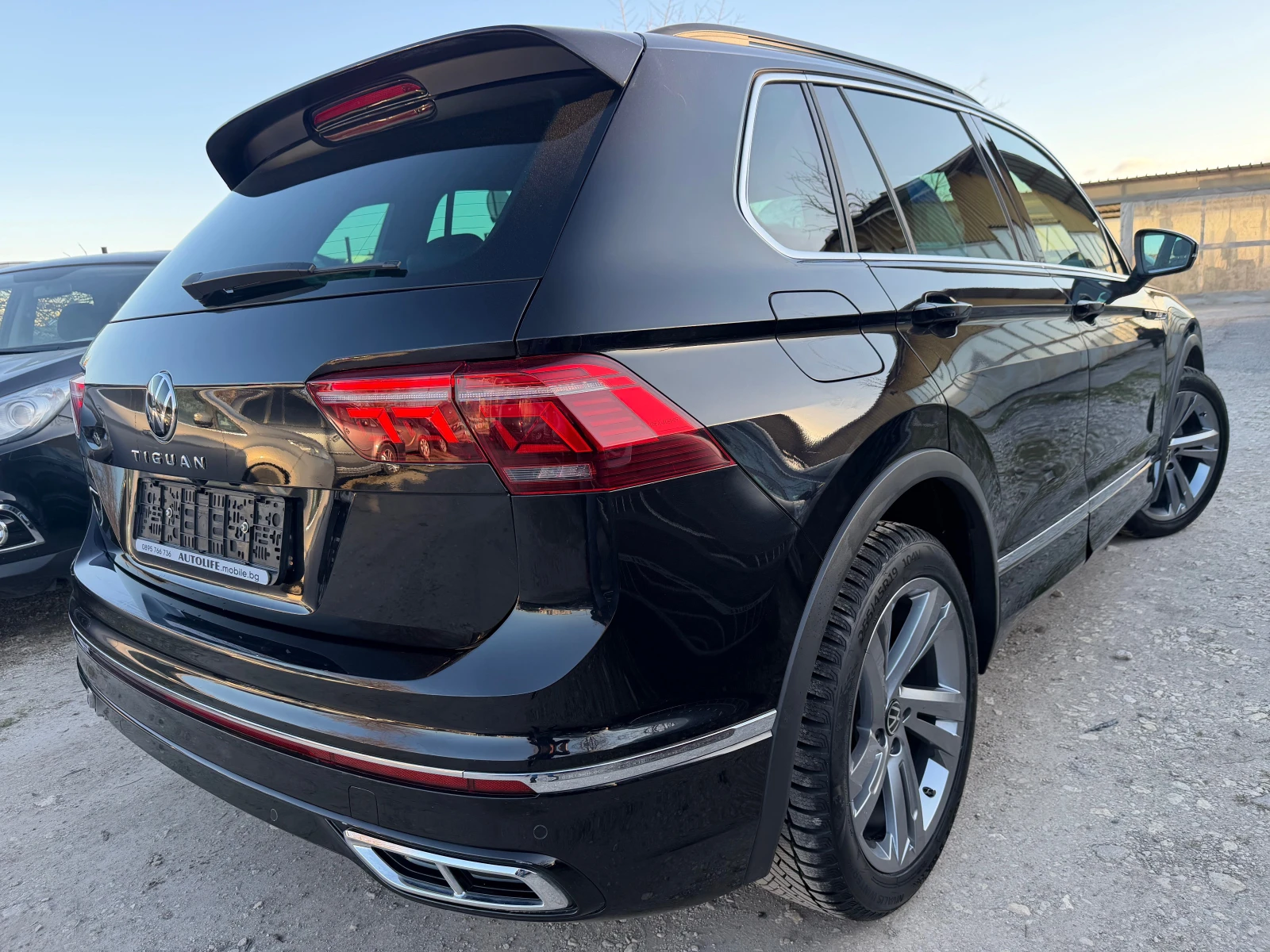 VW Tiguan 2.0TDI 150CV SCR DSG R-Line Camera CarPlay  , снимка 2 - Автомобили и джипове - 53817384