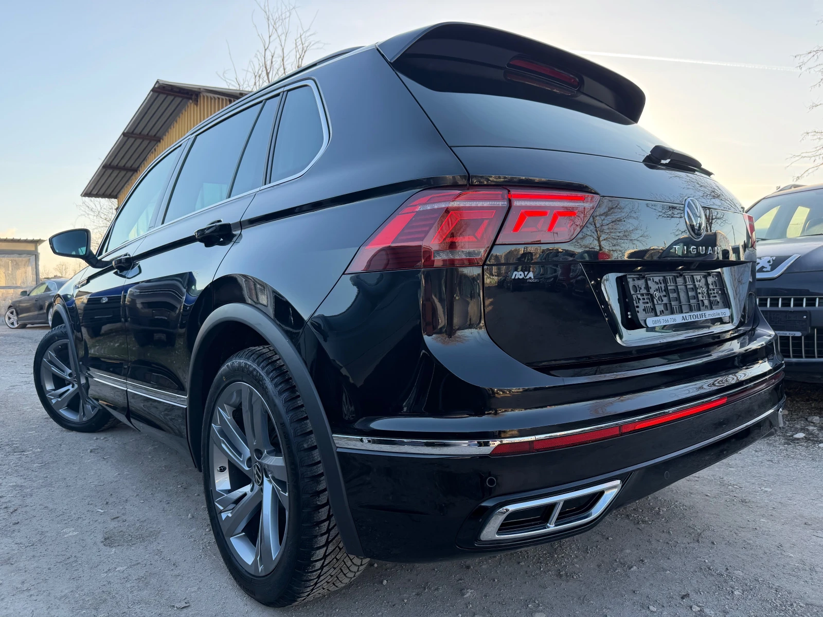 VW Tiguan 2.0TDI 150CV SCR DSG R-Line Camera CarPlay  , снимка 4 - Автомобили и джипове - 53817384