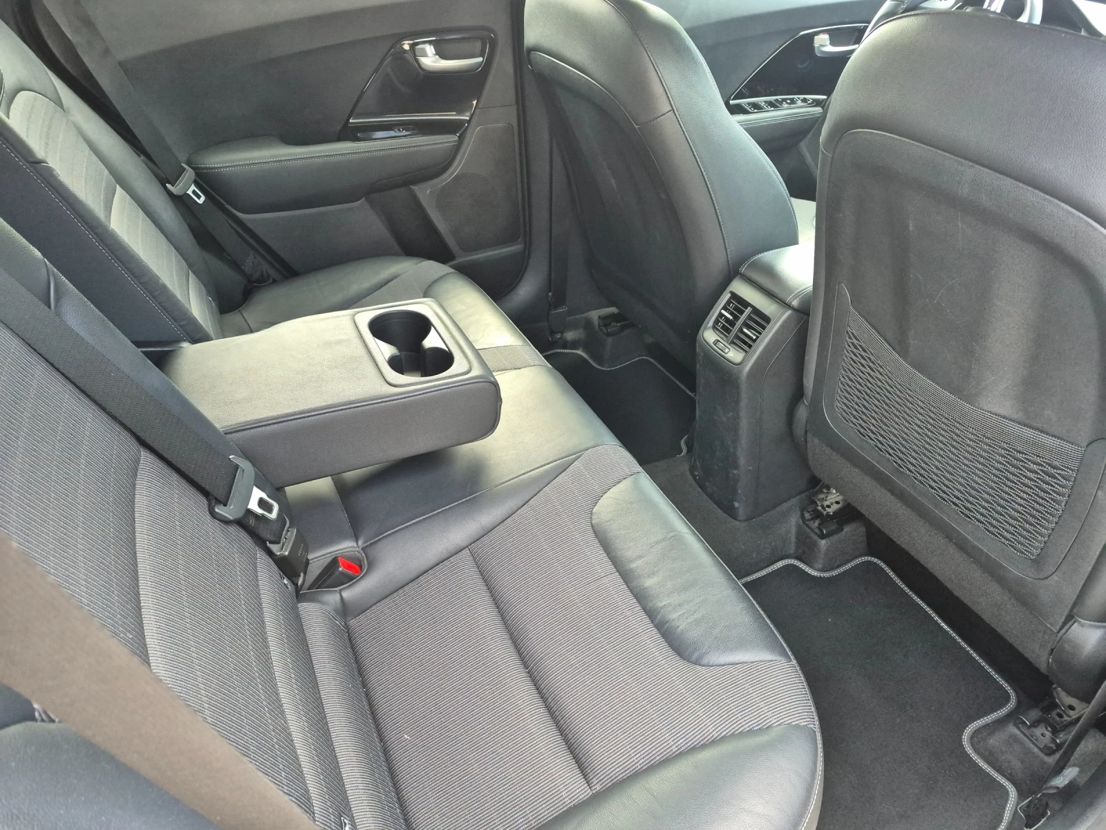 Kia Niro 77.000 КМ.ХИБРИД, снимка 11 - Автомобили и джипове - 54775949