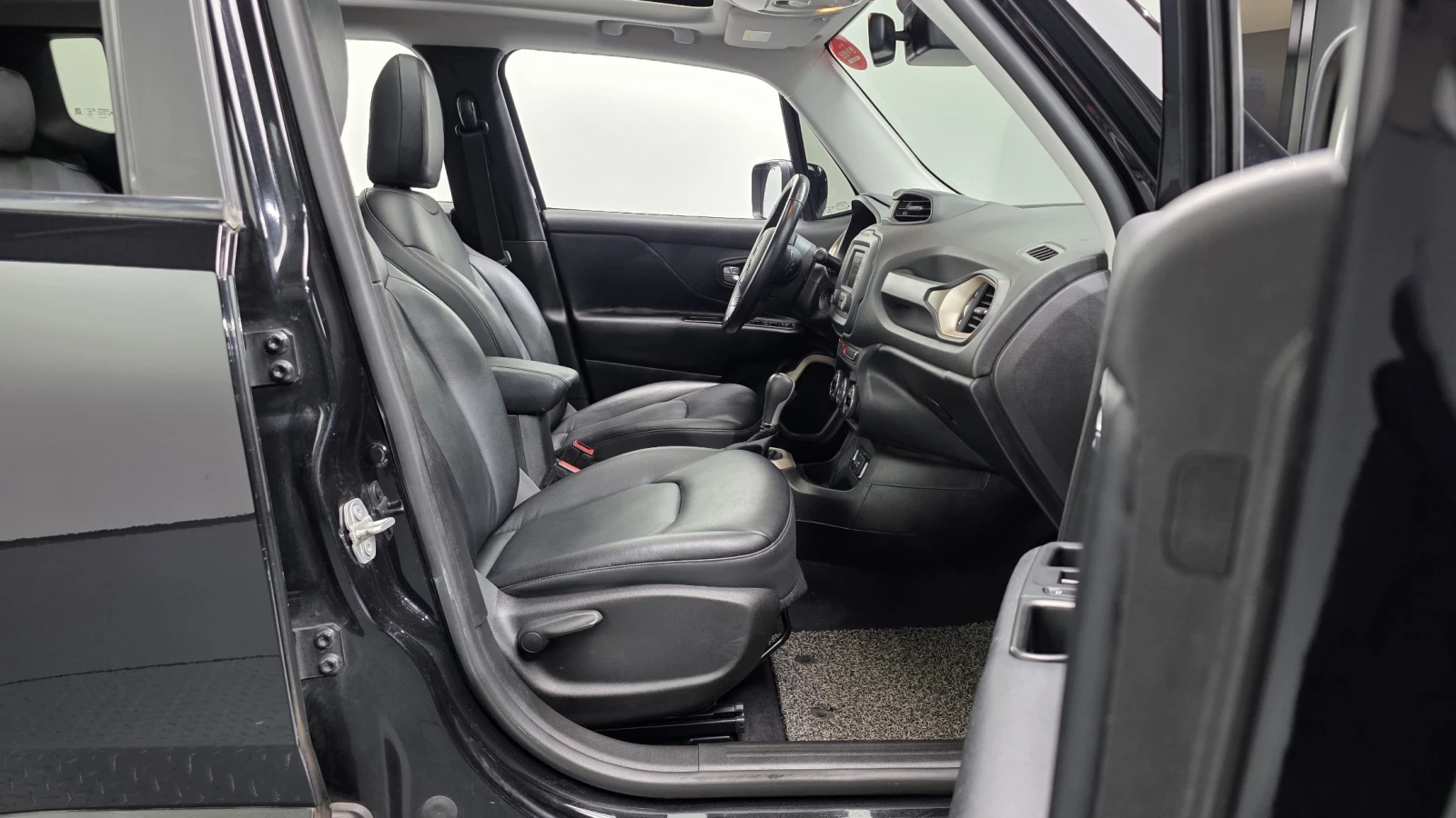 Jeep Renegade 2.4* ПОДГРЕВ ВОЛАН* КРАЙНА ЦЕНА, снимка 11 - Автомобили и джипове - 55318881