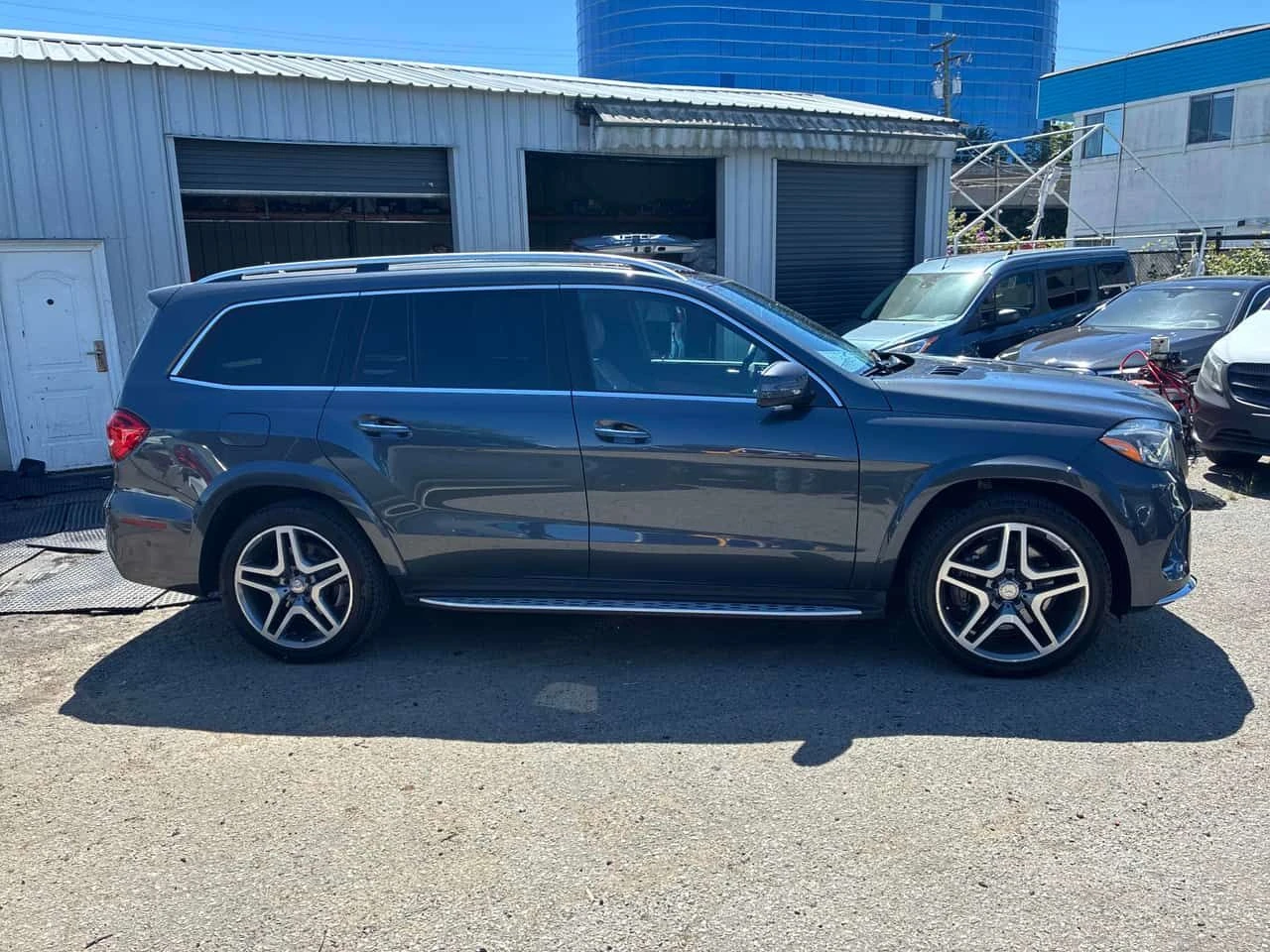 Mercedes-Benz GLS * 550 * CARFAX * ЦЕНА ДО БГ, снимка 3 - Автомобили и джипове - 55434875