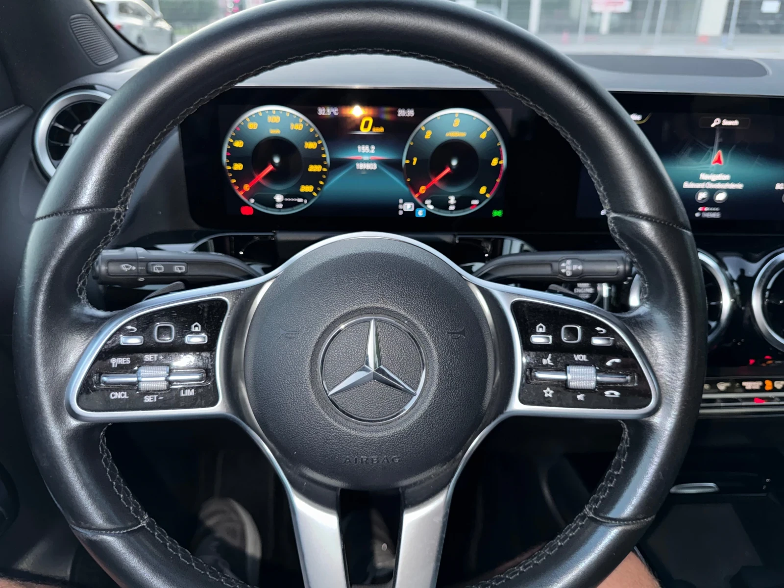 Mercedes-Benz GLA Full Led* Digital* Cam* Distr* Lane* , снимка 14 - Автомобили и джипове - 55646950