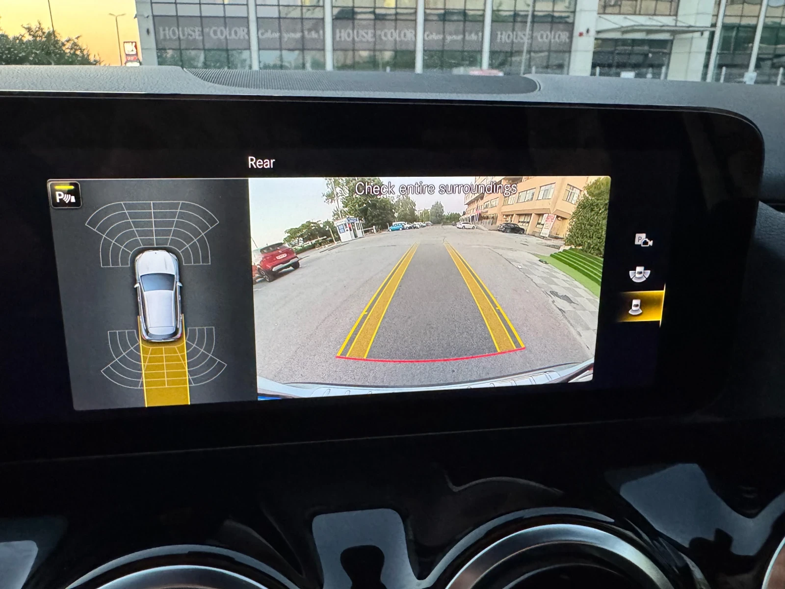 Mercedes-Benz GLA Full Led* Digital* Cam* Distr* Lane* , снимка 12 - Автомобили и джипове - 55646950