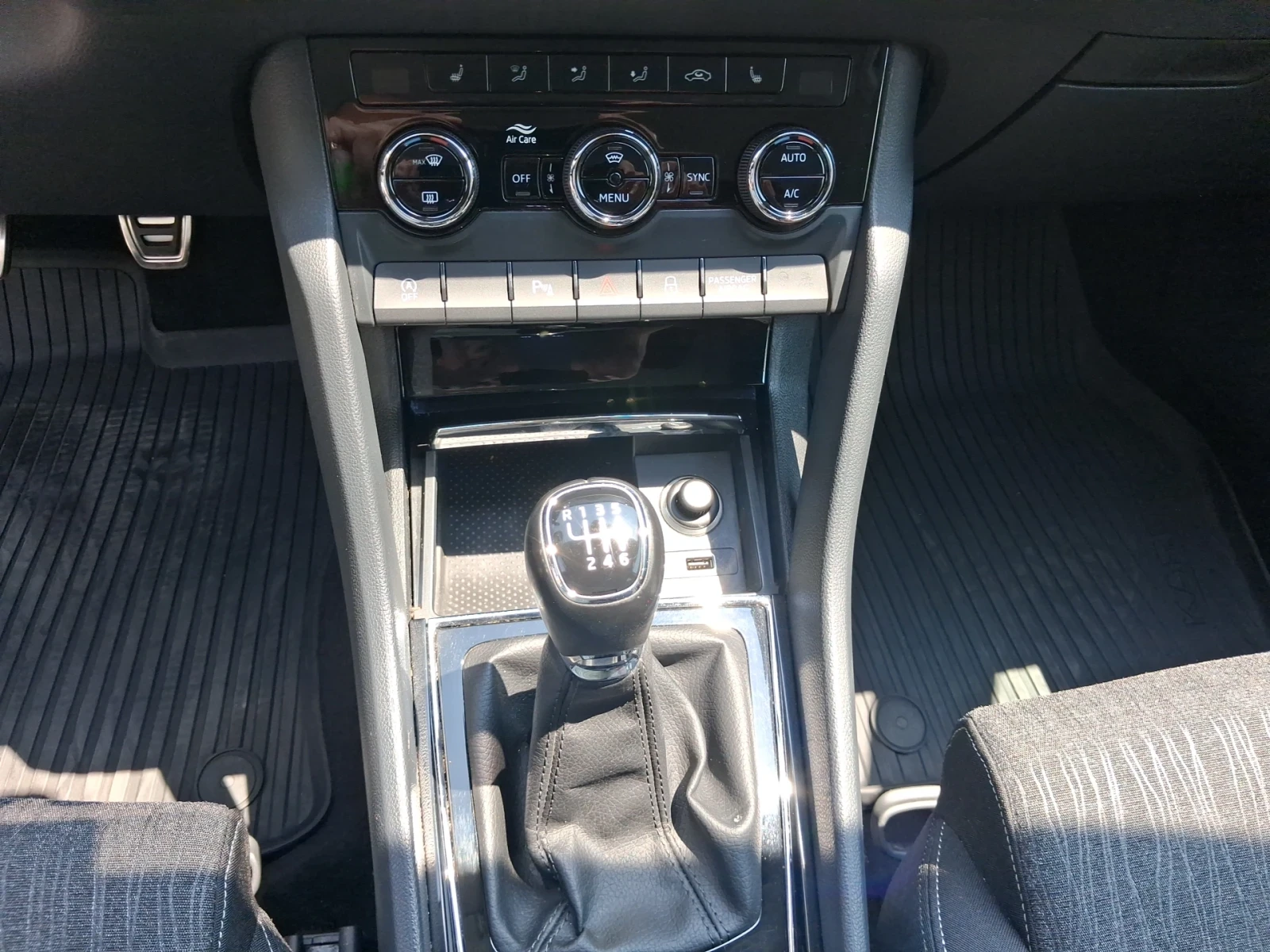 Skoda Karoq, снимка 8 - Автомобили и джипове - 55783584