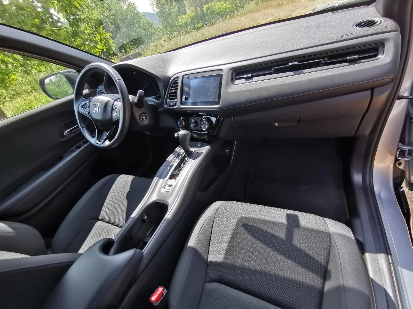 Honda Hr-v 1.8 AWD Sport, снимка 7 - Автомобили и джипове - 55896903
