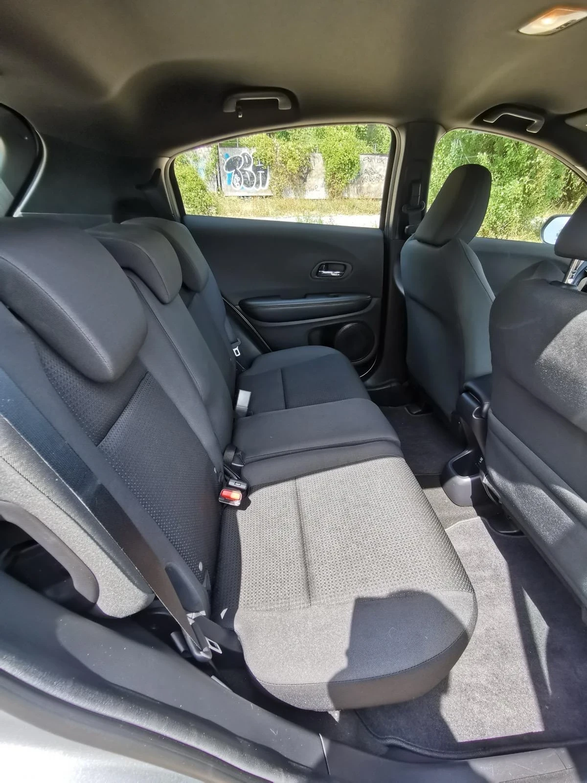 Honda Hr-v 1.8 AWD Sport, снимка 8 - Автомобили и джипове - 55896903