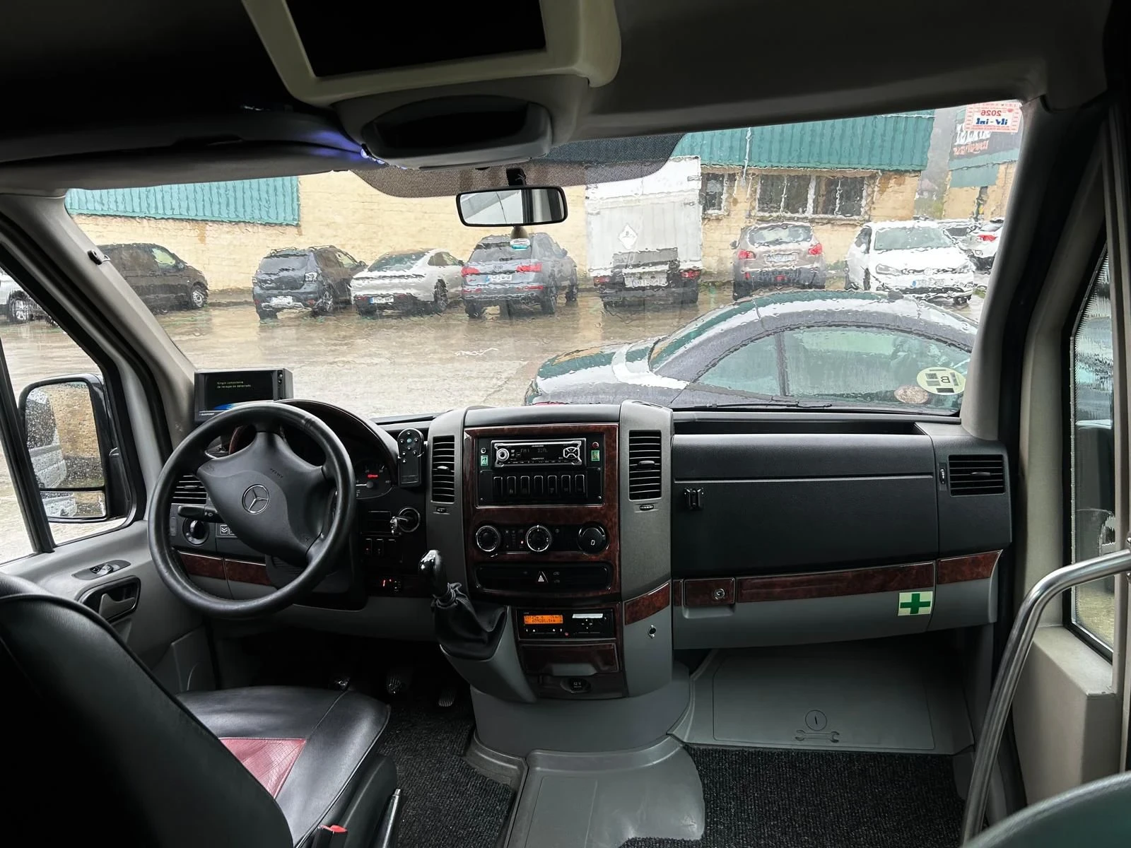 Mercedes-Benz Sprinter 518, снимка 5 - Бусове и автобуси - 53925784