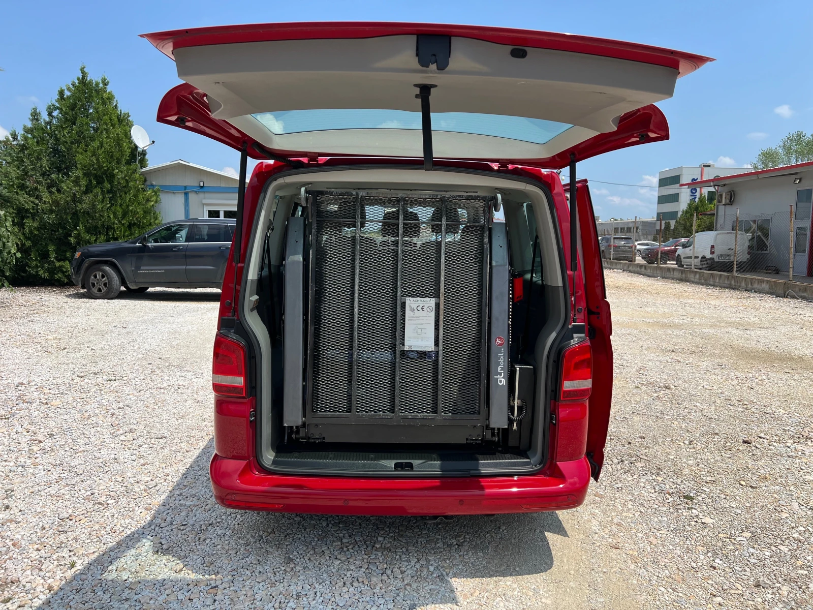 VW Caravelle 2.0 TDI 4x4 T5 РАМПА, снимка 12 - Бусове и автобуси - 54831380
