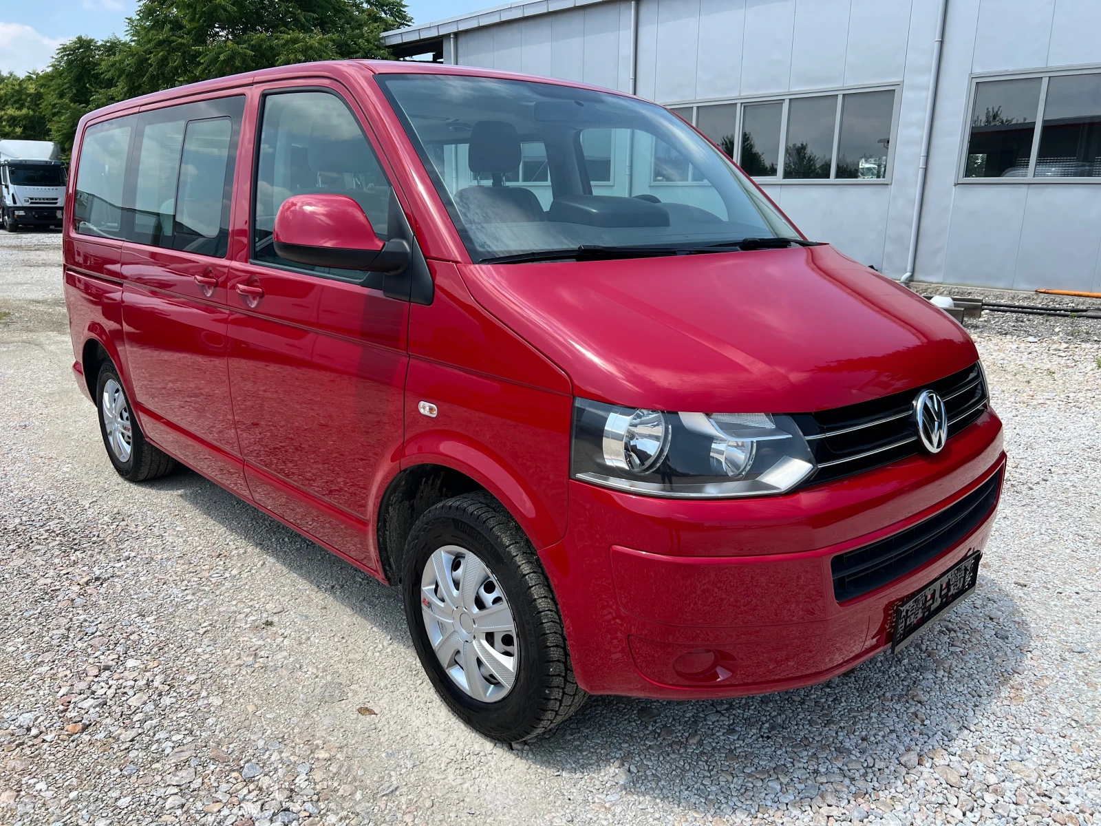 VW Caravelle 2.0 TDI 4x4 T5 РАМПА, снимка 3 - Бусове и автобуси - 54831380