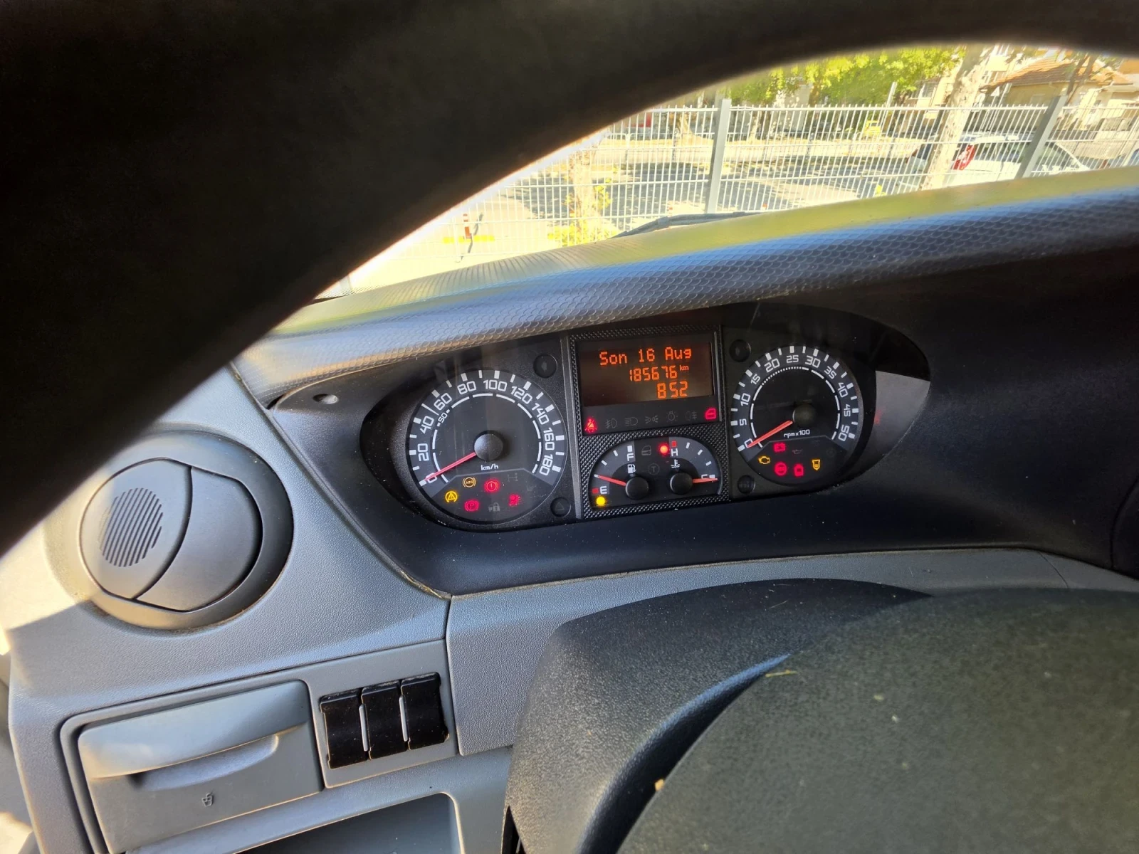 Iveco 35c15 3.0НРI швейцарски, снимка 15 - Бусове и автобуси - 55677917