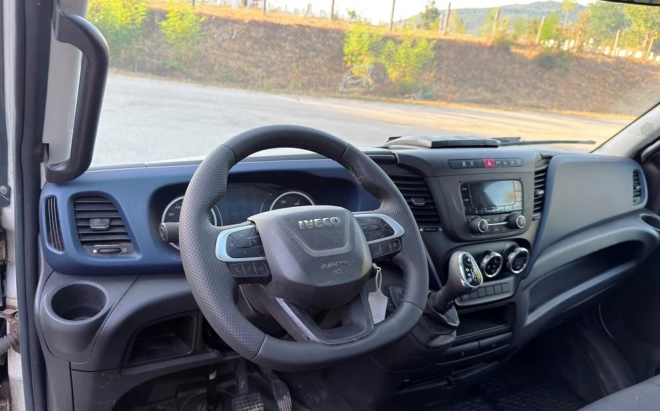 Iveco 35c18 3.0* HI-MATIC* 4.90m* LED* ДВ.ПАКЕТ РЕСОРИ* 3.5т, снимка 8 - Бусове и автобуси - 55879656