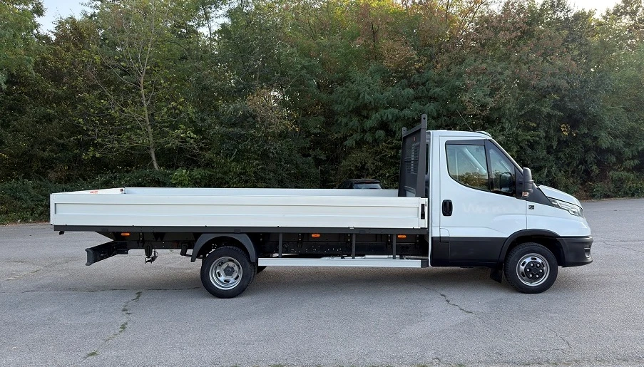 Iveco 35c18 3.0* HI-MATIC* 4.90m* LED* ДВ.ПАКЕТ РЕСОРИ* 3.5т, снимка 4 - Бусове и автобуси - 55879656